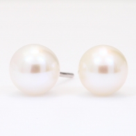 Abilene 8-9mm white freshwater pearl stud earrings