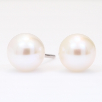 Abilene 8-9mm white freshwater pearl stud earrings